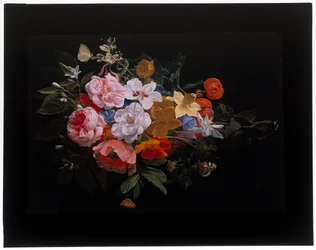 Um festão de rosas, madressilvas, lírios, narcisos, calêndulas, uma fritilária cabeça de serpente