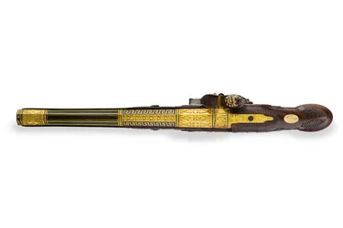 Uma de um par de pistolas de pederneira estriadas montadas em prata, Versalhes, 1825