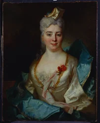 Retrato de uma senhora, vestindo um vestido branco e uma capa azul