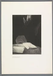 Para todas as aparências era uma mão de carne e osso como a minha The High House, 6 litho