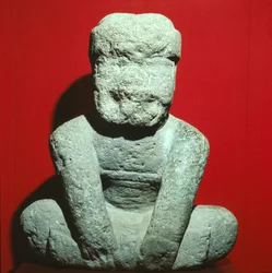 Estátua, Período Pré-Clássico (pedra)