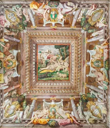 Vista do teto da Sala de Adonis e as pedras memoriais dos membros da família Rossi, Gonzaga, Riario e Medici, Rocca dei Rossi, San Secondo, Parma, Itália