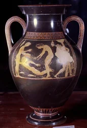 ânfora de cerâmica do sótão com figuras brancas representando uma cena de banho feminino. É atribuída a Andokides (século VI a.C.). Da Etrúria. 525-520 AC. Dim. 0,4x0,25 m. Paris, Museu do Louvre.