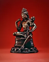 Padmapani Lokeshvara sentado em meditação, primeira metade do século VII (bronze incrustado com prata e cobre) (ver também 394853)