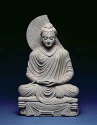 Buda sentado, Gandhara, do século I a III (xisto)