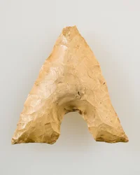 Arrowhead, c.90,000-5,000 BC (flint)