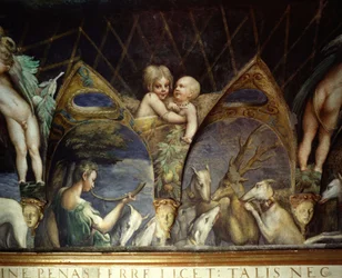 Detalhe de um fresco da sala de Diane (Artemis) e Acteon de Francesco Mazzola chamado Le Parmesan (1503-1540) (Parmigianino) para Paola Gonzaga e Galeazzo Sanvitale. Representa uma ninfa que toca trompa, bem como querubins e "putti". Acteon é um veado.