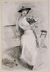 Madame Paris sentada em um banco