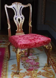 Uma Cadeira de Jantar Arlequim George II