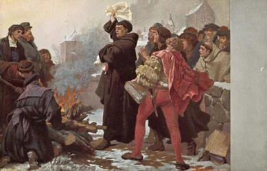 Martinho Lutero queimando a bula papal ameaçando-o com a excomunhão diante do Elstertor em Wittenberg, Alemanha, 10 de dezembro de 1520