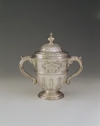 Copo com duas alças e tampa, 1730-31