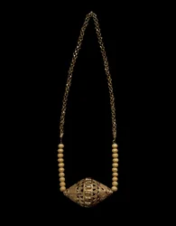 Colar, c. 1900 (ouro)