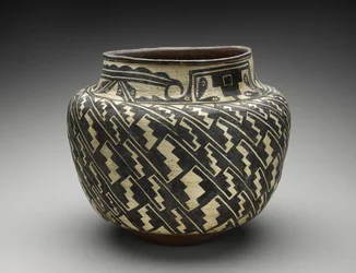Jar (Olla) com Step Motif