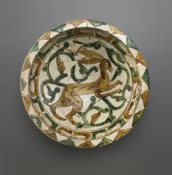Tigela, dinastia Seljud, século XII-XIII (cerâmica)