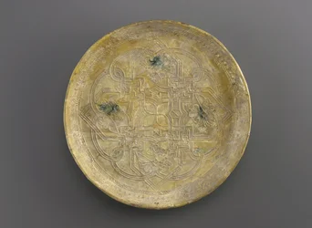 Dish, Iraque, dinastia abássida (cerâmica)