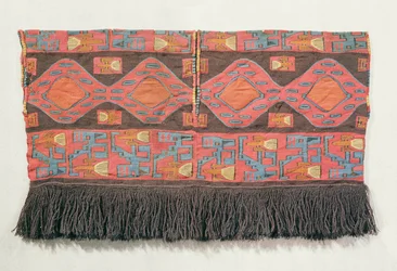 Camisa de tapeçaria de lã intertravada, cultura Nazca (têxtil)
