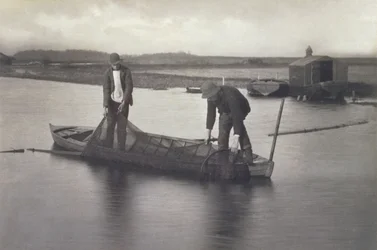 Pegando a Rede de Enguia, c.1886