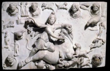Antiguidades Orientais: Mithra a matar o touro (vem do Mithraeum de Sidon). Mármore em baixo relevo de Sayda, século II-3º (período greco-romano, Reino Fenício). Paris, Museu do Louvre
