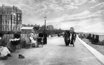 A parada, Bexhill-on-Sea, East Sussex, início do século XX.