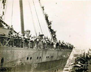 O Mauretania em Sydney, maio de 1940