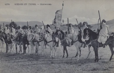 Goumiers marroquinos, soldados muçulmanos que serviram sob o Exército Francês de África (foto a p/b)