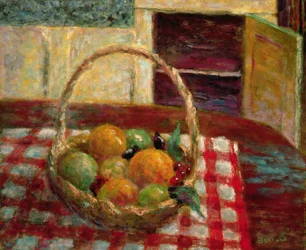 Cesta de frutas em uma mesa