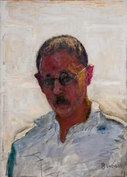 Autorretrato sobre um fundo branco, camisa com colarinho aberto