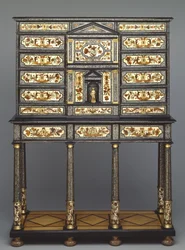Gabinete em suporte
