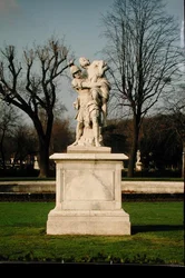 Enéas e Anchises (mármore)