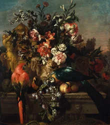 Cravos e outras flores com papagaios em um pedestal