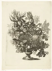 vaso de vidro com flores Vasos com buquês de flores (título da série)