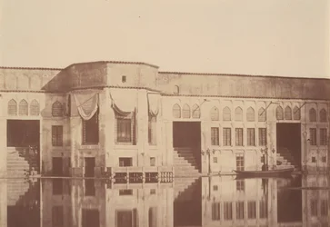 [Residência de verão Qasr do Xá, Emarat-e xoruji, Teerã, Irã], décadas de 1840-60.