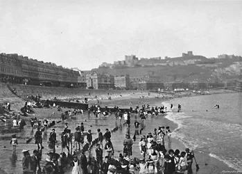 Dover: o castelo e a praia, c1896