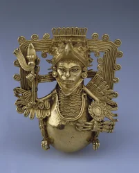 Pingente de sino, em Forma de Águia Guerreira por Arte Pré-Colombiana, Final do 15º cen. - Ouro, H 9 - Hermitage do Estado, São Petersburgo