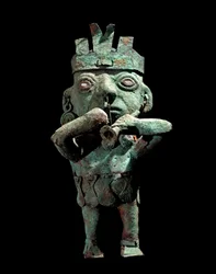 Arte pré-colombiana, cultura Vicús (Peru): estatueta de bronze representando um músico. Cerca de 200 d.C. Lima, Museu do Ouro, Peru