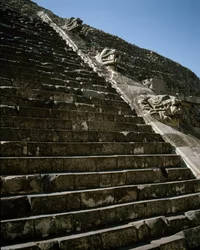 Escadas do templo da Serpente emplumada