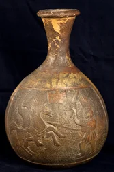 Garrafa com representação de um combate entre um cavaleiro e um guerreiro a pé (terracota)