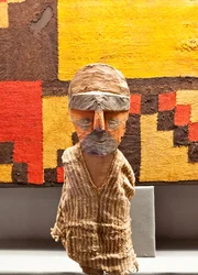 Estatueta funerária/ Peru, cultura Chancay (madeira pintada, fibra têxtil)