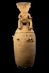 Urna funerária / Cultura do mosquito (terracota)