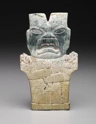 Placa antropomórfica, possivelmente a serpente de fogo, período pré-clássico, 800-400 aC (serpentina e cinábrio)