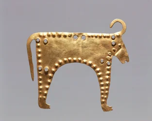 Bulgária, Sófia, Museu Nacional de História, folha de ouro com figuras de animais proveniente de Varna