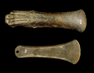 Pré-história: eixos feitos na Campânia. Fim da Idade do Bronze. Avellino, Museo Archeologico Irpino, Itália