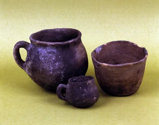 Vasos e embarcações da população hunseans de Lagozza (3100 a.C. - 2200 a.C.) do norte da Itália. Período Neolítico.