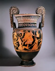 Vaso de Prónomo. Um grupo de atores prepara-se para representar uma peça de teatro. Cratera de volutas com figuras vermelhas e brancas pintadas por Prónomo. Cerâmica. Dimensões: 74 cm. Inv. 81673. Museo Archeologico Nazionale, Nápoles