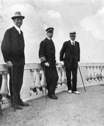 Rei George I da Grécia com o comodoro Keppel e Lord Howe, Corfu, Grécia, 1908.
