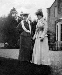 Maria de Teck 1867-1953, princesa de Gales, com a duquesa dAosta, 1908.