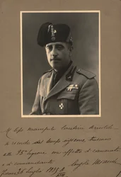 Álbum "MVSN- Blackshirts": Console da Milícia em uniforme, 19/07/35 (foto a p/b)