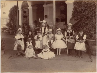 Grupo de crianças fantasiadas, Indore