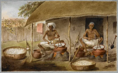 Dois homens sentados no exterior de uma cabana a extrair a seda dos casulos, e enrolando-a em fusos fervendo os casulos em água, c.1820 (aguarela sobre papel)