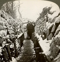 Inverno nas trincheiras belgas em Nieupoort, Bélgica, século XX.